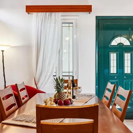 Verani Parking Balcony Playground Holiday home *